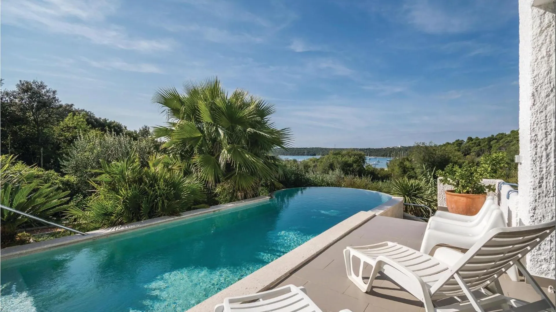 Stunning Apartment In Pula With House Sea View